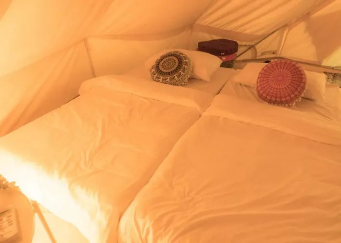 Luxury tent Maria Deck Urban Glamping *