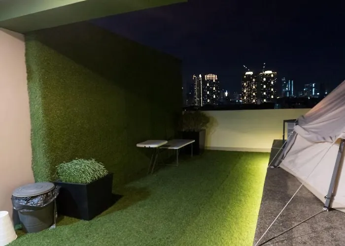 Maria Deck Urban Glamping Luxury tent