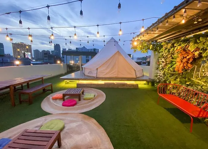 Luxury tent Maria Deck Urban Glamping
